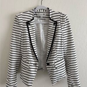 Forever 21 Women's Striped Blazer in Black and White